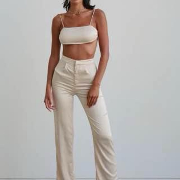 437 Silk Set - Large top, small bottoms - Picture 2 of 3